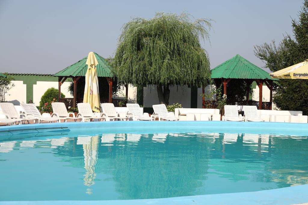 Hotel Rodiv Găeşti Eksteriør bilde