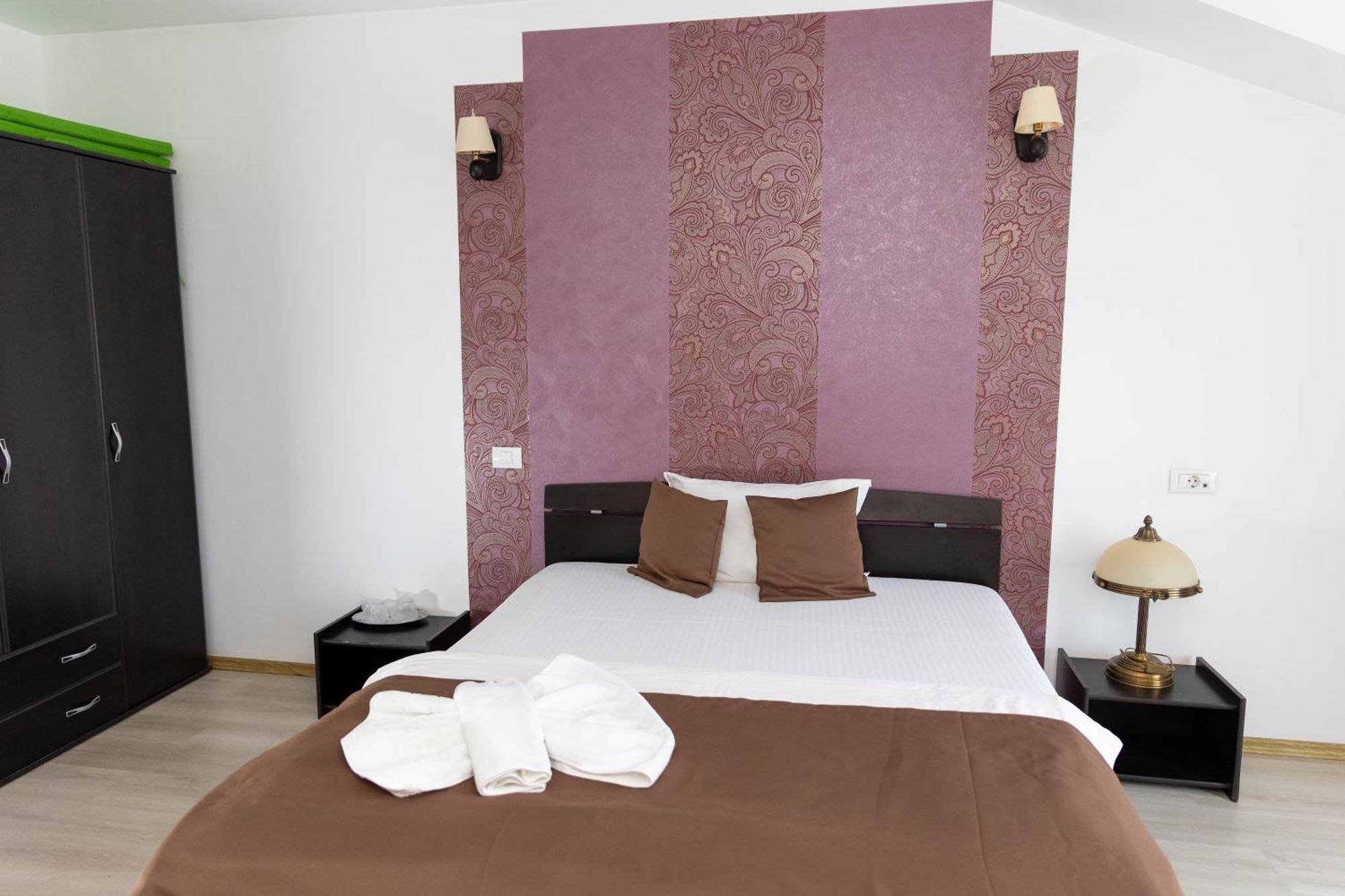 Hotel Rodiv Găeşti Eksteriør bilde