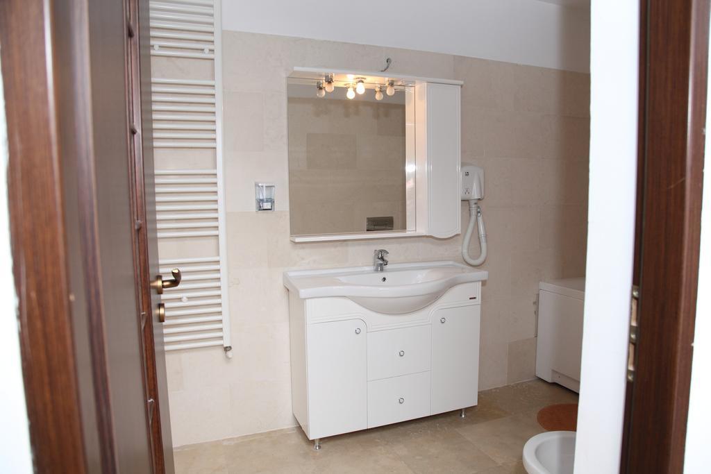 Hotel Rodiv Găeşti Eksteriør bilde