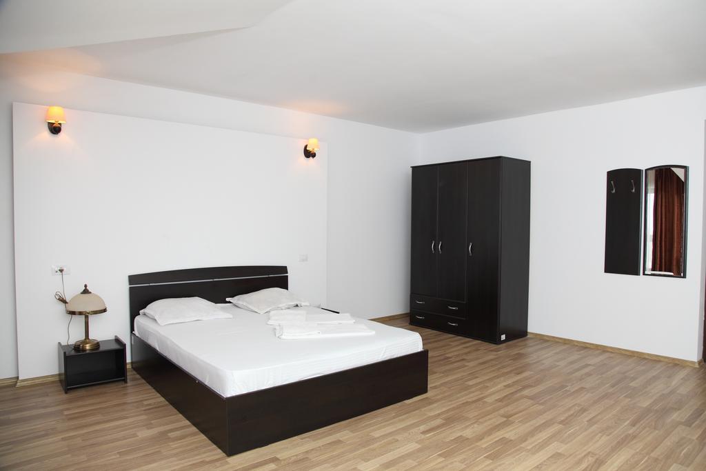 Hotel Rodiv Găeşti Rom bilde